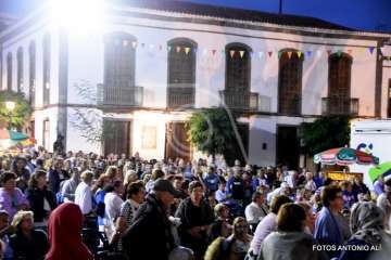 Máxima expectación en la bajada de la Virgen del Pino (Foto Antonio Alí)
